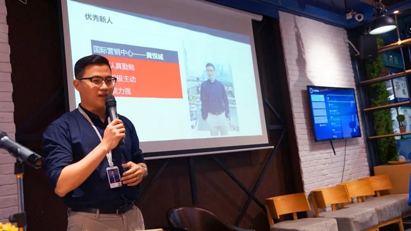 榜樣的力量丨云里物里9月份優(yōu)秀員工&優(yōu)秀新人表彰大會圓滿結(jié)束