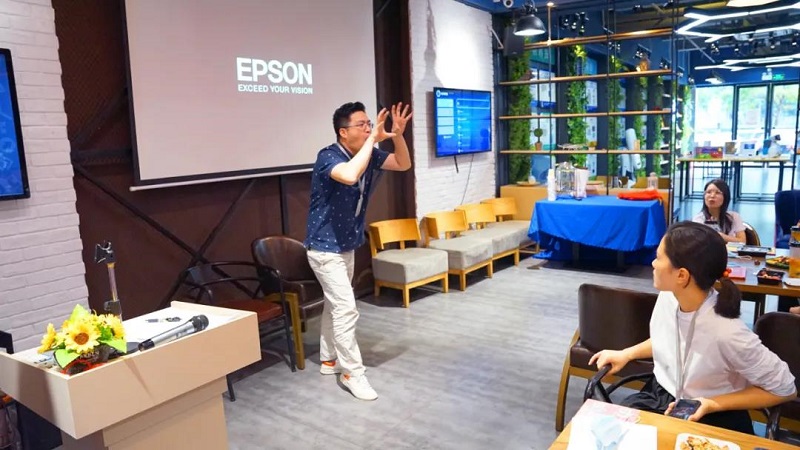 榜樣的力量丨云里物里9月份優(yōu)秀員工&優(yōu)秀新人表彰大會圓滿結(jié)束