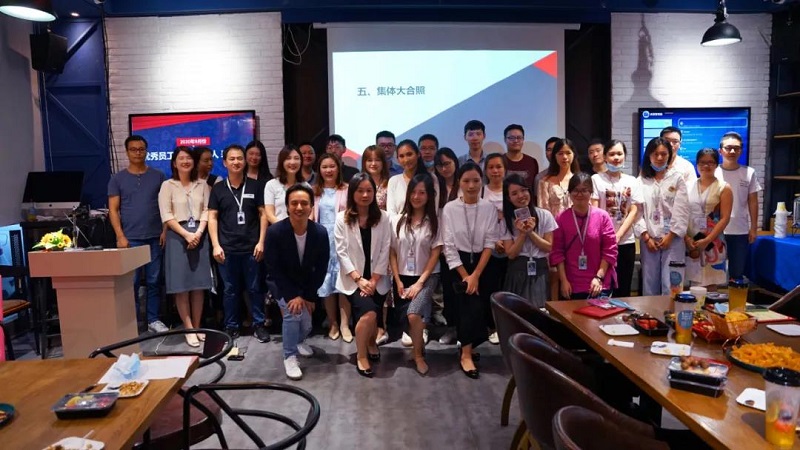 榜樣的力量丨云里物里9月份優(yōu)秀員工&優(yōu)秀新人表彰大會圓滿結(jié)束