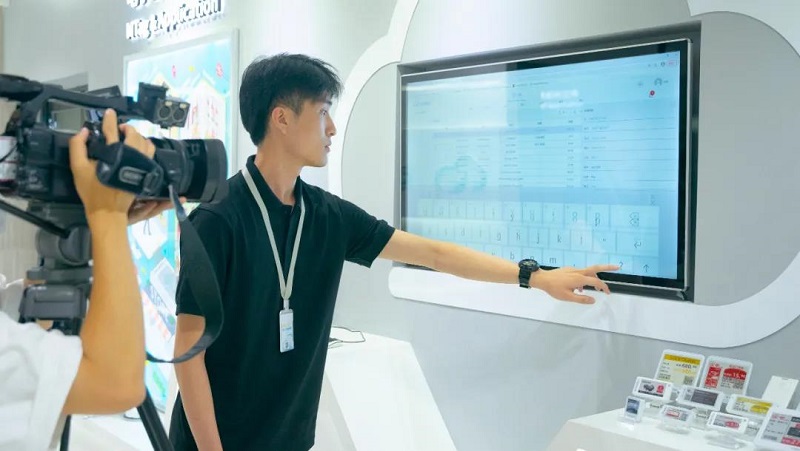 深圳廣電《1919創(chuàng)財經(jīng)》走進云里物里:以“萬物互聯(lián)”打造全場景數(shù)字化智慧生態(tài)鏈